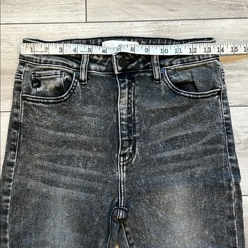 KanCan Nylah super skinny high ride jeans in black acid wash size 28